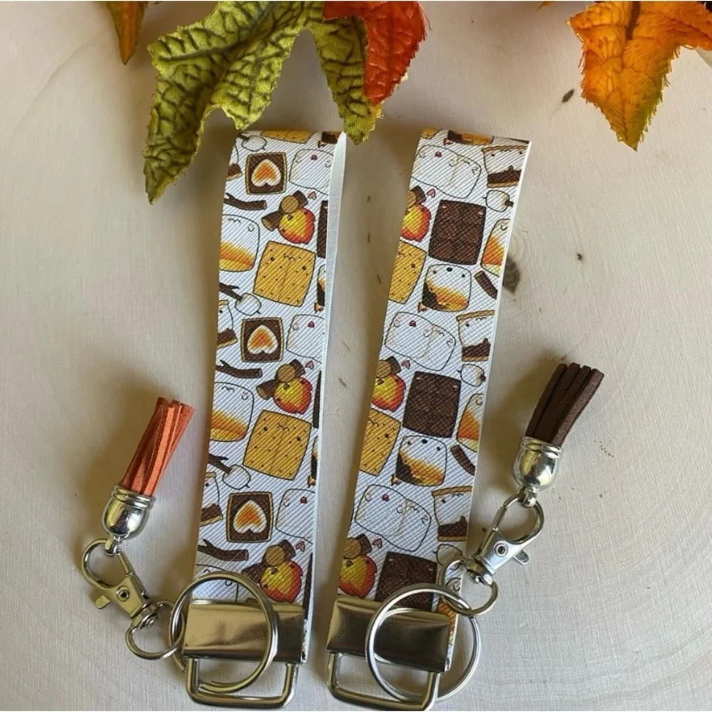S’mores Summer Theme Keychain (price is for 1) - Picture 1 of 4
